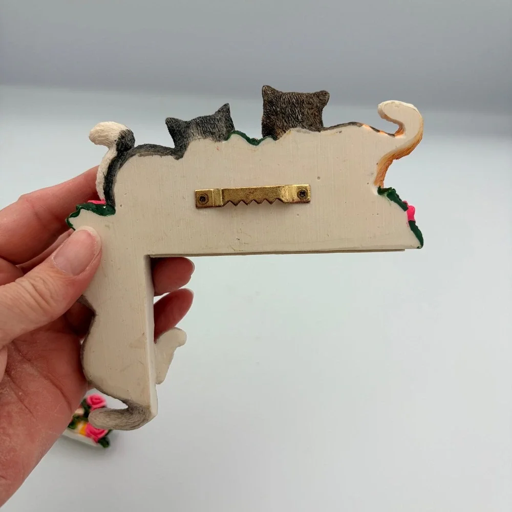 Vintage Style Kitten Cat Door Frame Topper Wall Decor Set of 2 Resin Roses